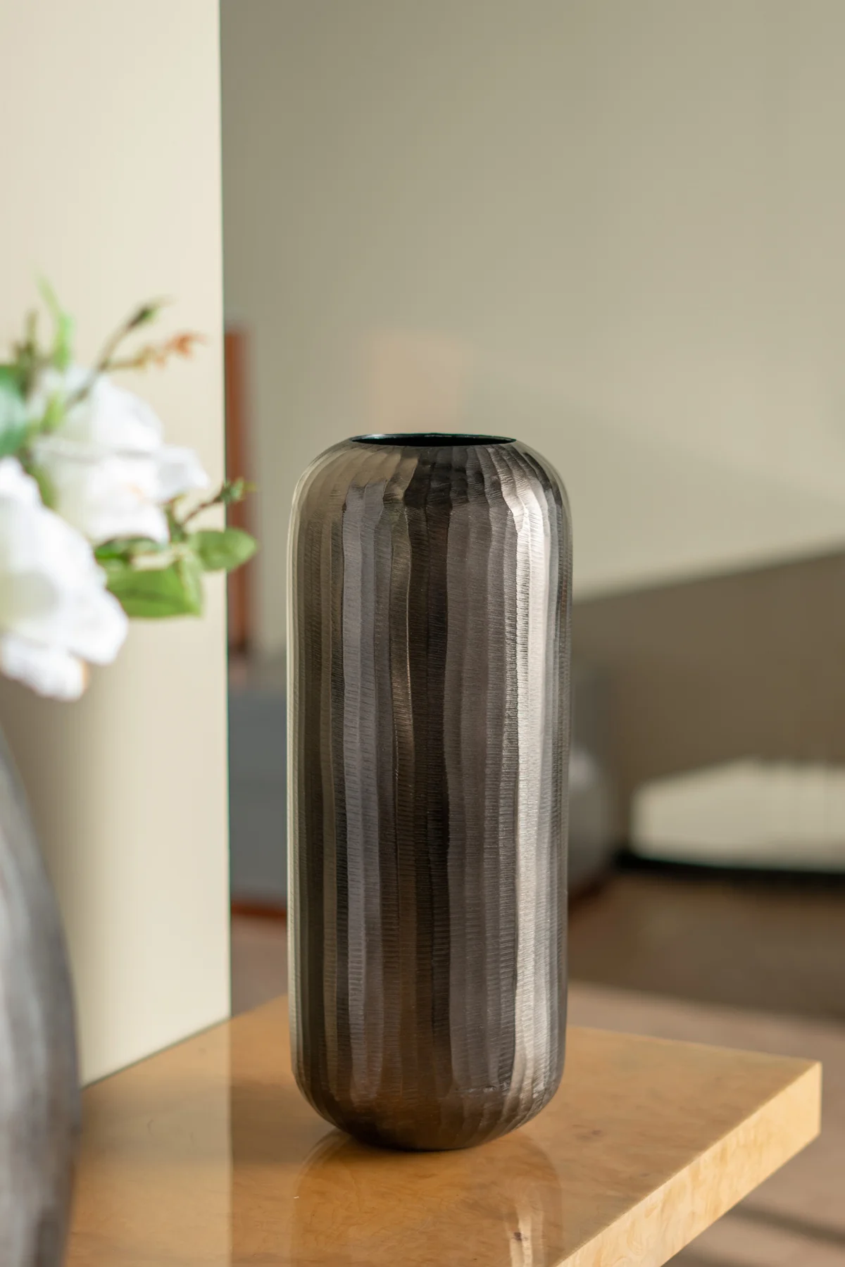 Medium Aluminum Layered Chisel Oval Vase - Image 10