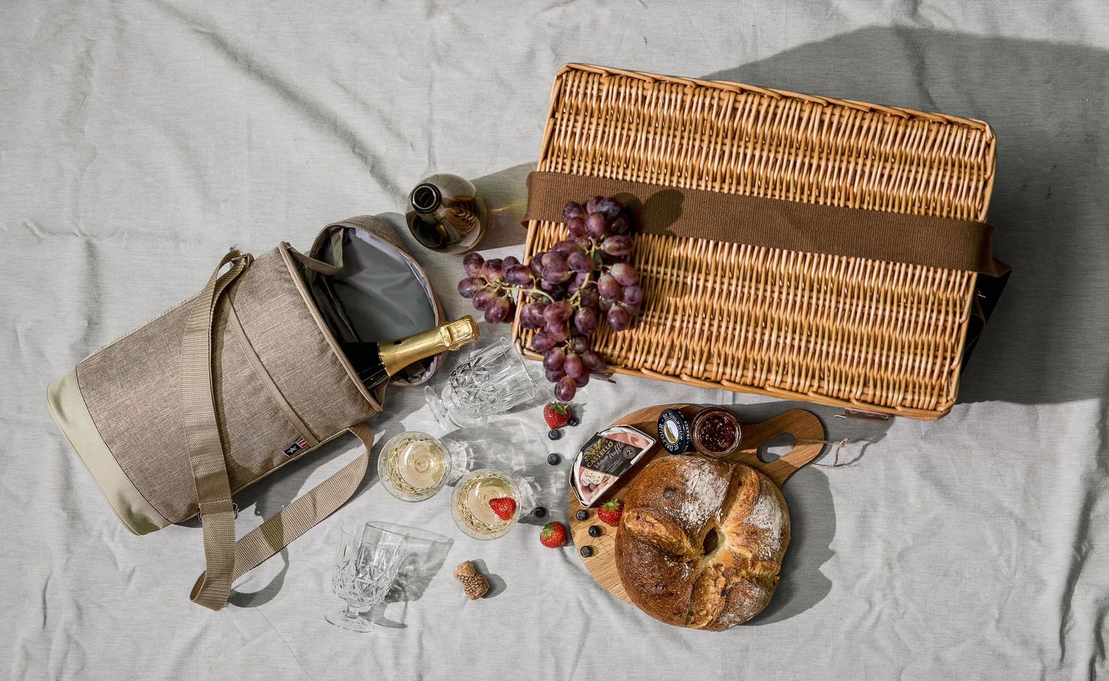 Picnic Outdoor Dinnerware Collection Wine Glass, Set of 4 - Image 3