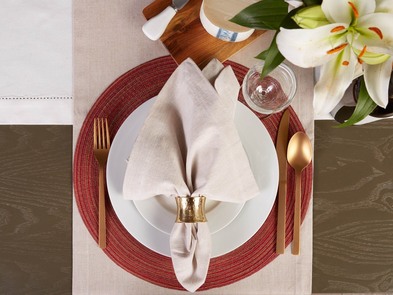 Red Variegated Round Woven Placemats, Set Of 6 - Image 4