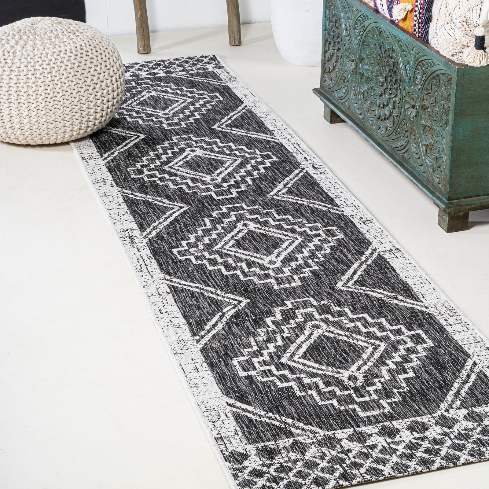Marokko Diamond Tribal Medallion Indoor/Outdoor Runner Rug - Image 6