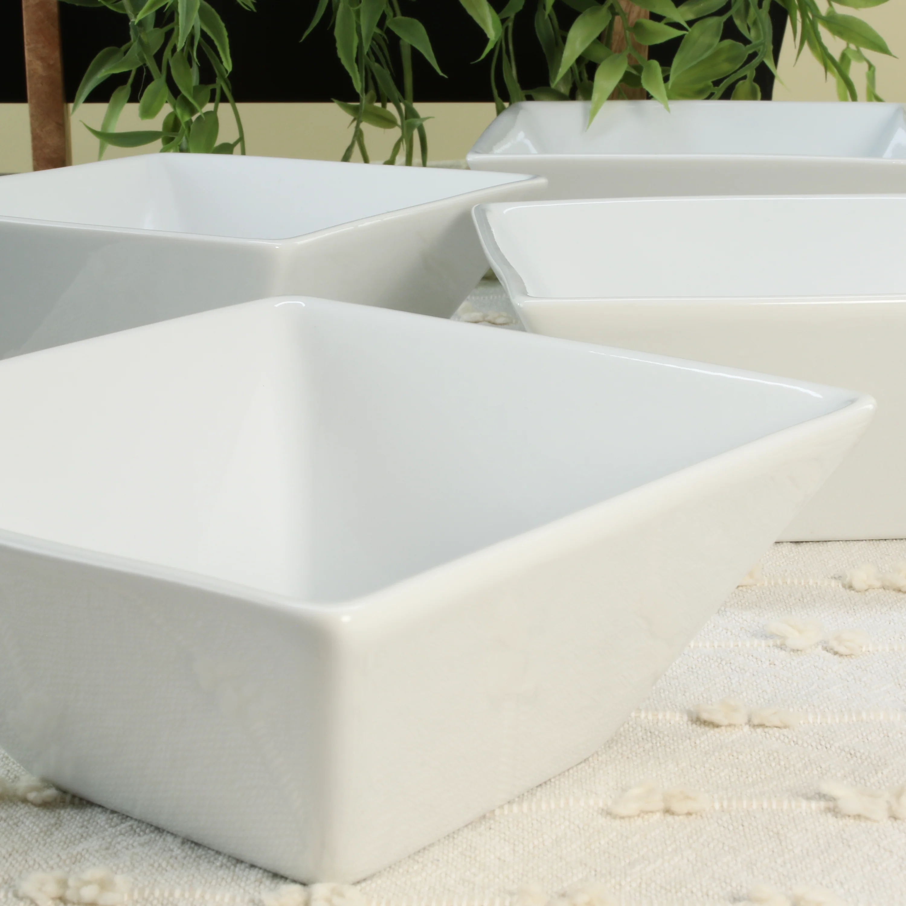 Square  Set of 4 Bowls - Image 4