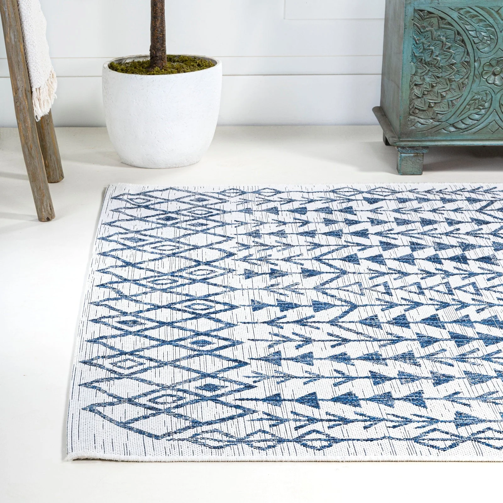 Tokay Bohemian Geometric Indoor/Outdoor Area Rug - Image 4
